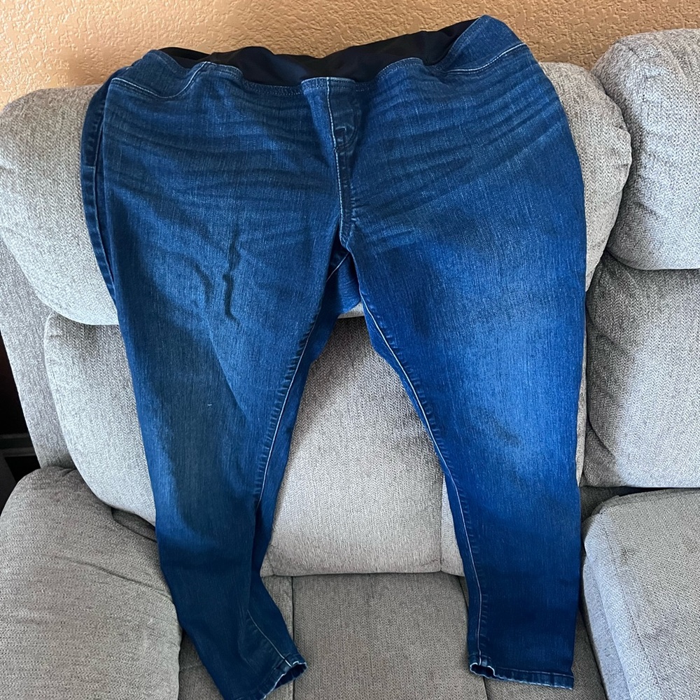Maternity over the belly pants size 10